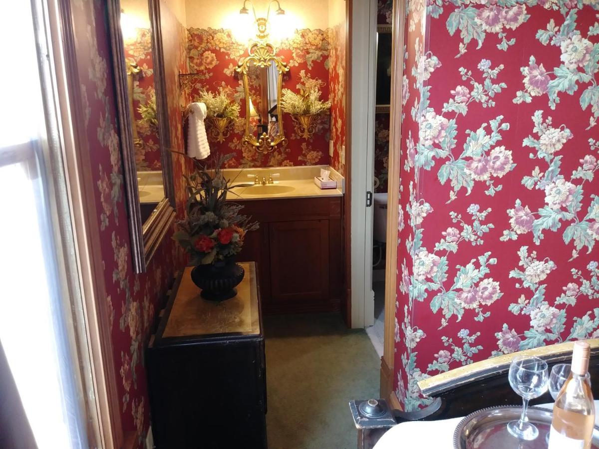 The Thayer Hotel Annandale Bagian luar foto