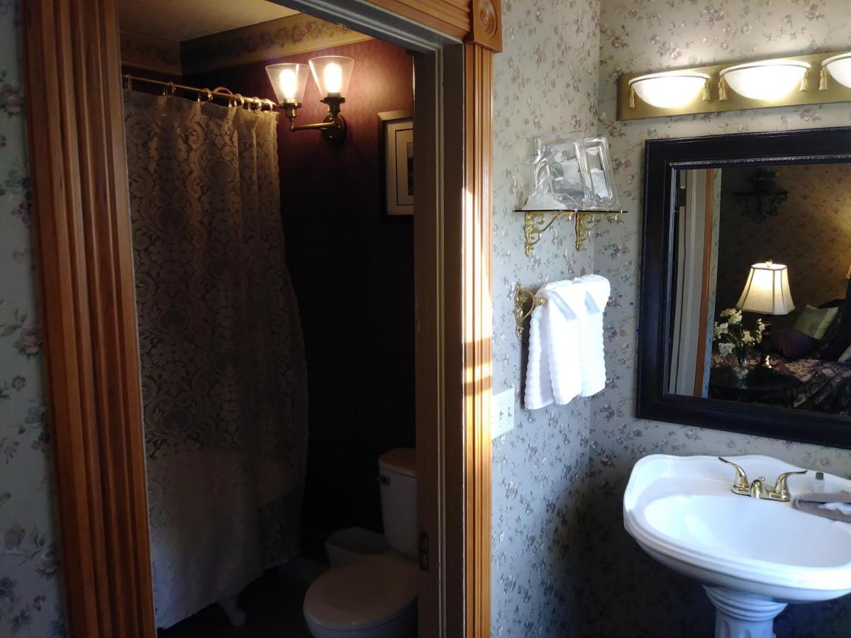 The Thayer Hotel Annandale Bagian luar foto